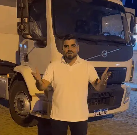 Belém do Brejo do Cruz reforça infraestrutura com novo caminhão caçamba conquistado por Leomar Maia